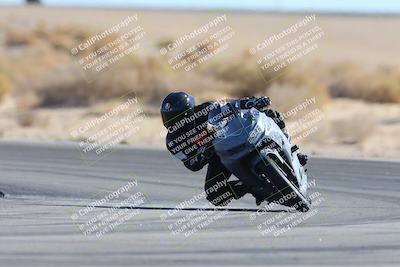 media/Jan-10-2025-CVMA Friday Practice (Fri) [[489e0da257]]/Group 4 and Trackday/Session 4 (Turn 16)/